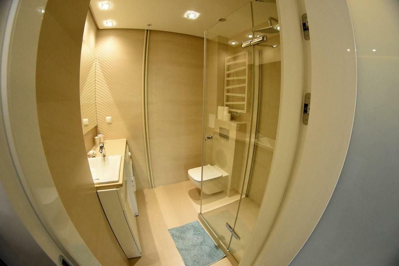 No.1 Apartment *
