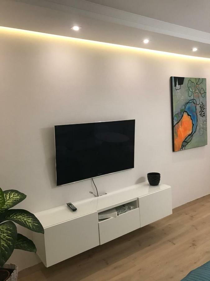 No.1 Apartment *